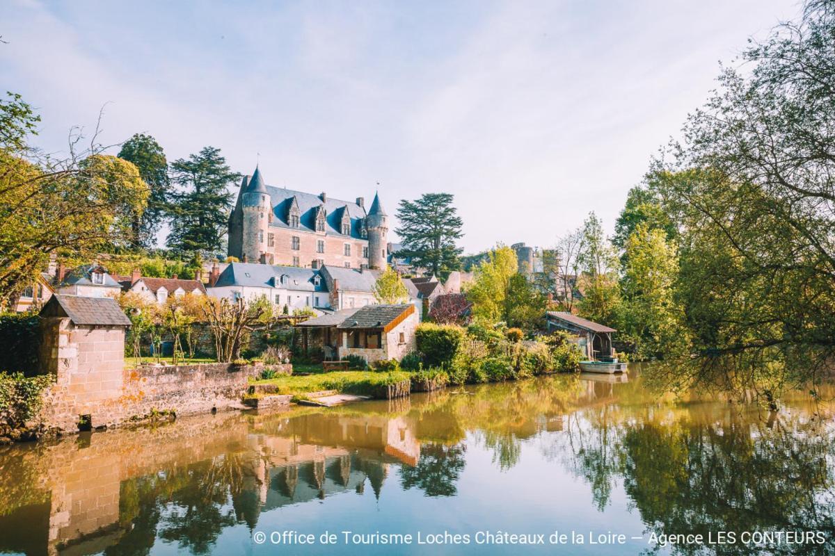 Le Perroquet Bleu Hotel La Chapelle-Blanche-Saint-Martin Bagian luar foto