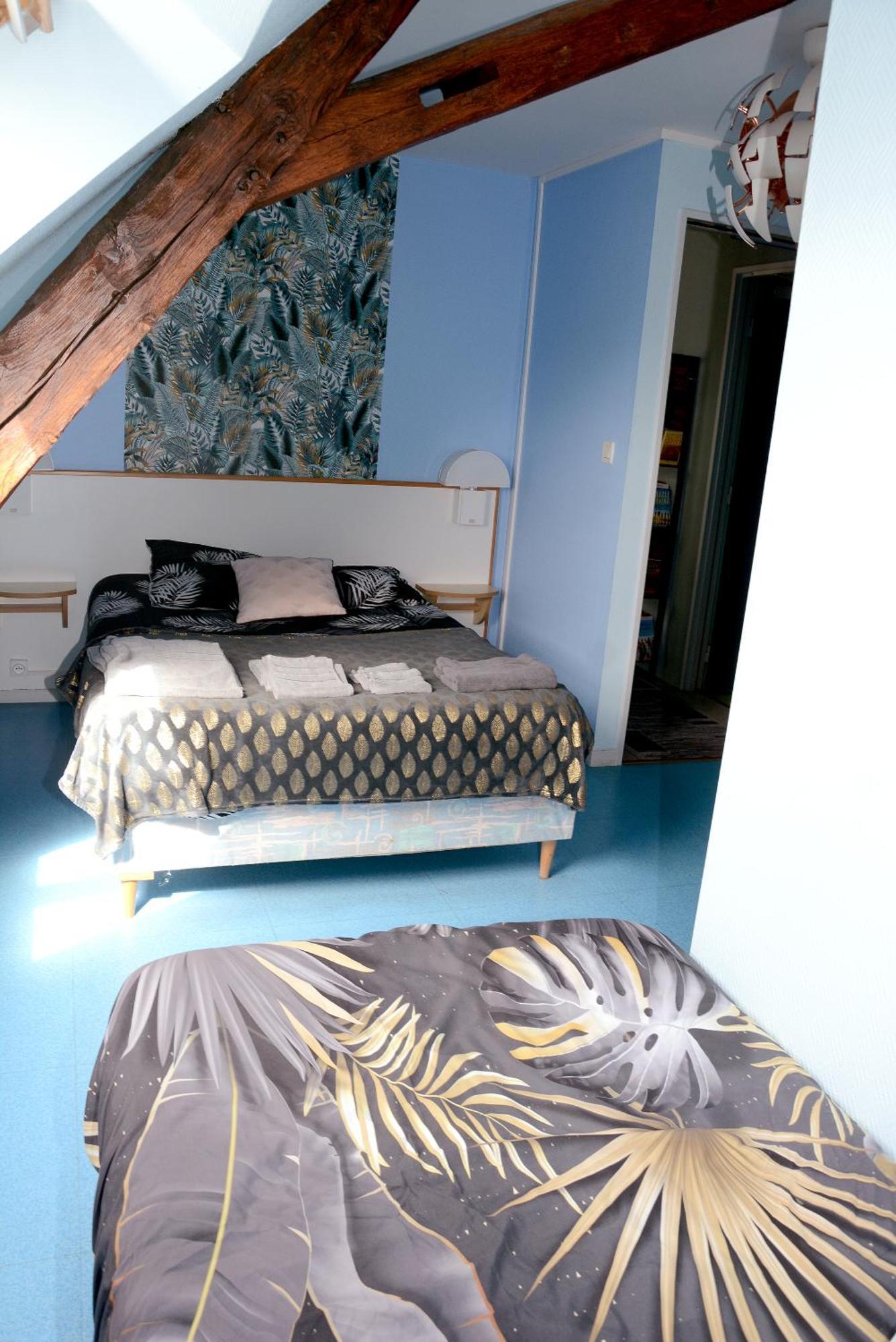 Le Perroquet Bleu Hotel La Chapelle-Blanche-Saint-Martin Bagian luar foto